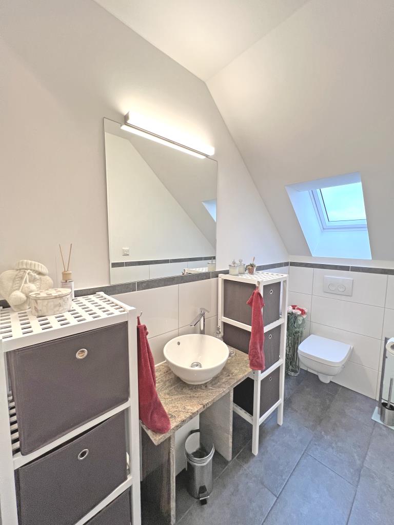 Perfekt für Paare! Moderne Maisonettewohnung! - Photo 2